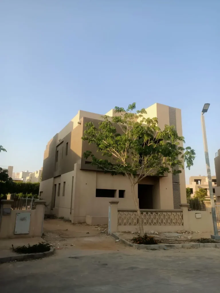 فيلا للبيع في كمبوند بالم هيلز جولف اكستنشن