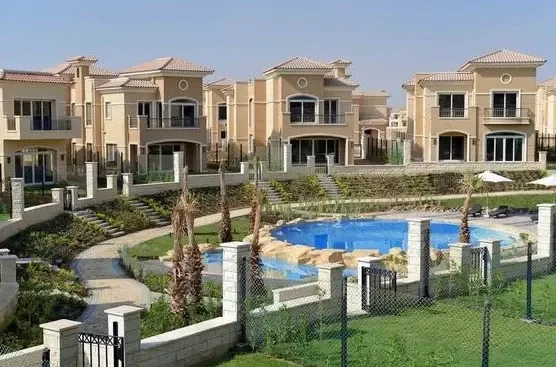 كمبوند قطامية هايتس القاهرة الجديدة | Katameya Heights - فيلات بحمام سباحة
