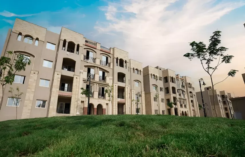 كمبوند روك فيرا التجمع الخامس | Rock Vera New Cairo - المسابح والمسطحات المائية في روك فيرا